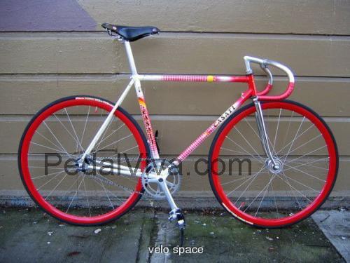 Casati Pista ficha tecnica
